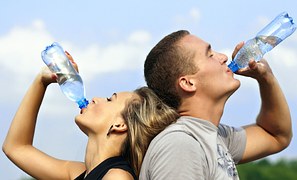 夏は注意！冷たい飲み物がハゲ・薄毛の原因になる2つの意外な理由！！