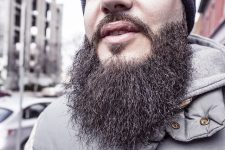 髭が濃い人は薄毛、ハゲになりやすい！DHTが発毛と脱毛を引き起こす原因に。