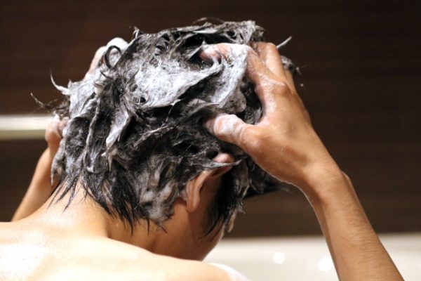 [注意]石鹸シャンプーを使うと髪が細くなったり薄毛が進行してしまう理由